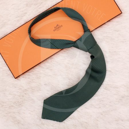Cravate Vintage en soie vert à pois bleu - Hermès Dressingment Votre
