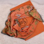 Carré 90 "Arabesques" en soie - Hermès Dressingment Votre