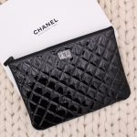 Pochette 2.55 en cuir verni noir - Chanel Dressingment Votre