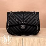 Sac classique à rabat en cuir caviar noir - Chanel Dressingment Votre