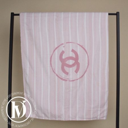 Serviette de bain CC en coton rose - Chanel Dressingment Votre