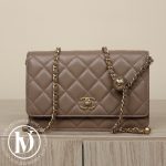 Wallet on chain (WOC) en cuir matelassé beige - Chanel Dressingment Votre