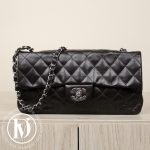 Sac East West en cuir matelassé marron - Chanel Dressingment Votre