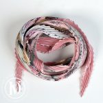 Carré 90 "La vie au grand nord" en soie plissée - Hermès Dressingment Votre