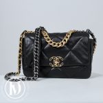 Sac Chanel 19 en cuir matelassé noir - Chanel Dressingment Votre