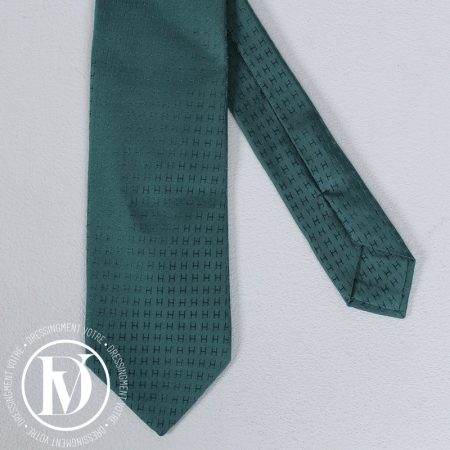 Cravate Façonnée H en soie émeraude - Hermès Dressingment Votre