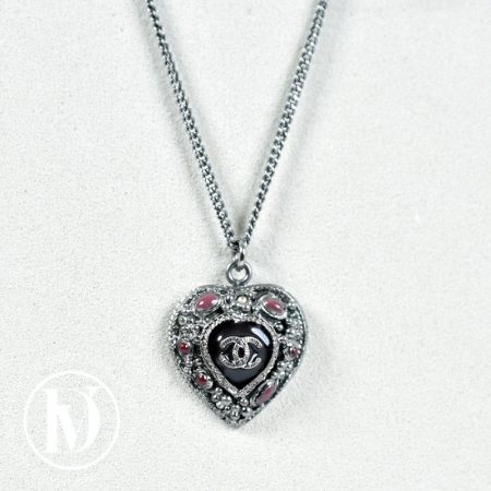 Collier coeur en métal et émail - Chanel Dressingment Votre