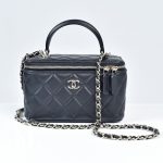 Vanity en cuir matelassé noir - Chanel Dressingment Votre
