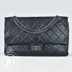 Sac 2.55 grand modèle en cuir matelassé noir - Chanel Dressingment Votre