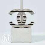 Broche CC métal doré et rayures - Chanel Dressingment Votre