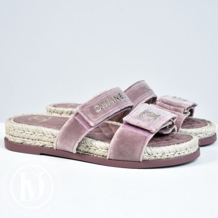 Mules en velours rose p.36 - Chanel Dressingment Votre