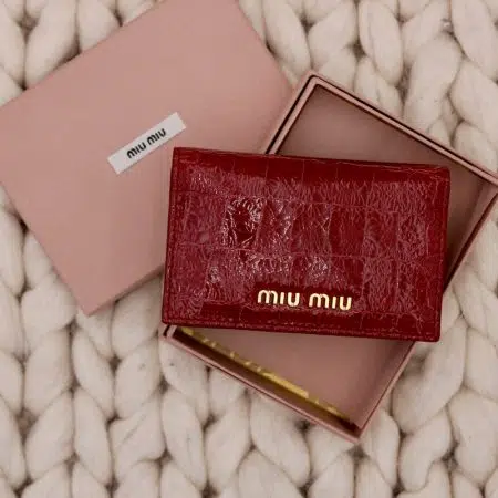 Porte-monnaie cuir verni effet croco rouge - Miu Miu Porte-monnaie cuir verni effet croco rouge - Miu Miu Dressingment Votre