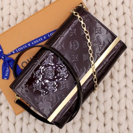 Wallet on chain Ana en cuir monogram verni amarante - Louis Vuitton Dressingment Votre