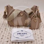 Sac Réédition 2005 en cuir beige camée - Prada Dressingment Votre