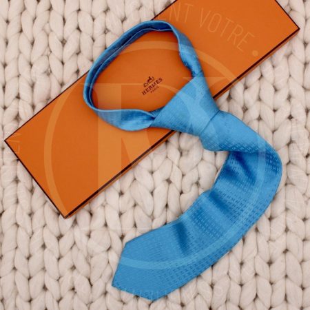 Cravate Façonnée H en soie bleu grec - Hermès Dressingment Votre
