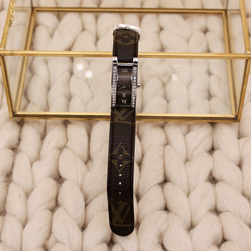 Boîtier de montre vintage avec motif monogramme par Louis Vuitton, France