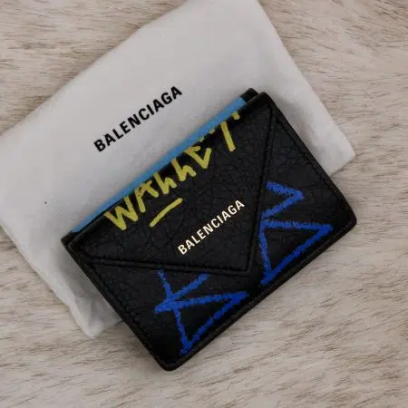 Mini-portefeuille Graffiti en cuir de veau noir - Balenciaga Mini-portefeuille Graffiti en cuir de veau noir - Balenciaga Dressingment Votre