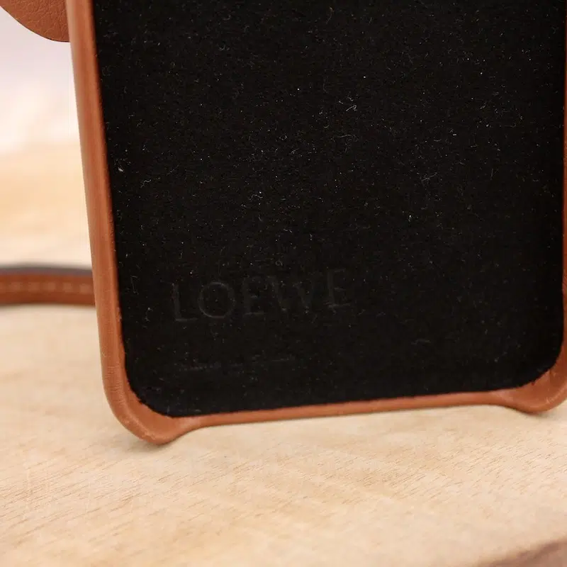 Coque en cuir tan - Loewe Coque en cuir tan - Loewe – Image 4