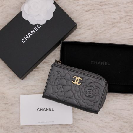 Porte-monnaie/cartes Camélia en cuir métallisé gris anthracite - Chanel Dressingment Votre