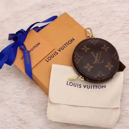 Porte-monnaie rond en toile monogram - Louis Vuitton Porte-monnaie rond en toile monogram - Louis Vuitton Dressingment Votre