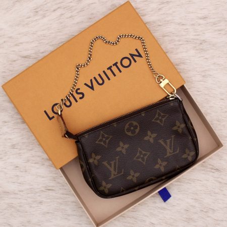 Mini Pochette Accessoires en toile monogram - Louis Vuitton Dressingment Votre
