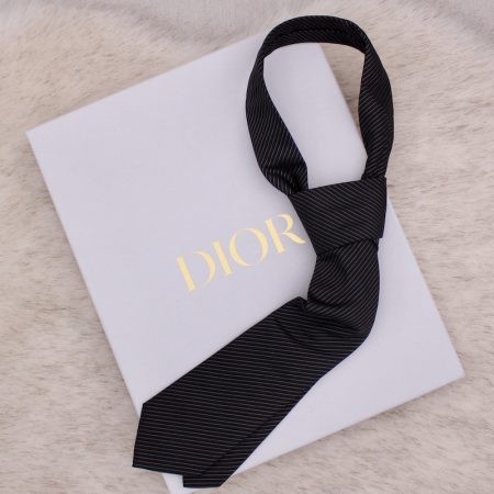 Cravate en soie noire à rayures - Dior Dressingment Votre