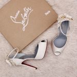 Escarpins Dos Noeud 120 en satin blanc cassé p.38 - Christian Louboutin Dressingment Votre