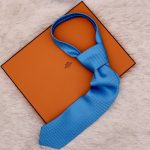 Cravate Façonnée H en soie bleu - Hermès Dressingment Votre