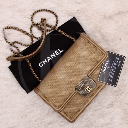 Petit sac à rabat en cuir doré - Chanel Dressingment Votre