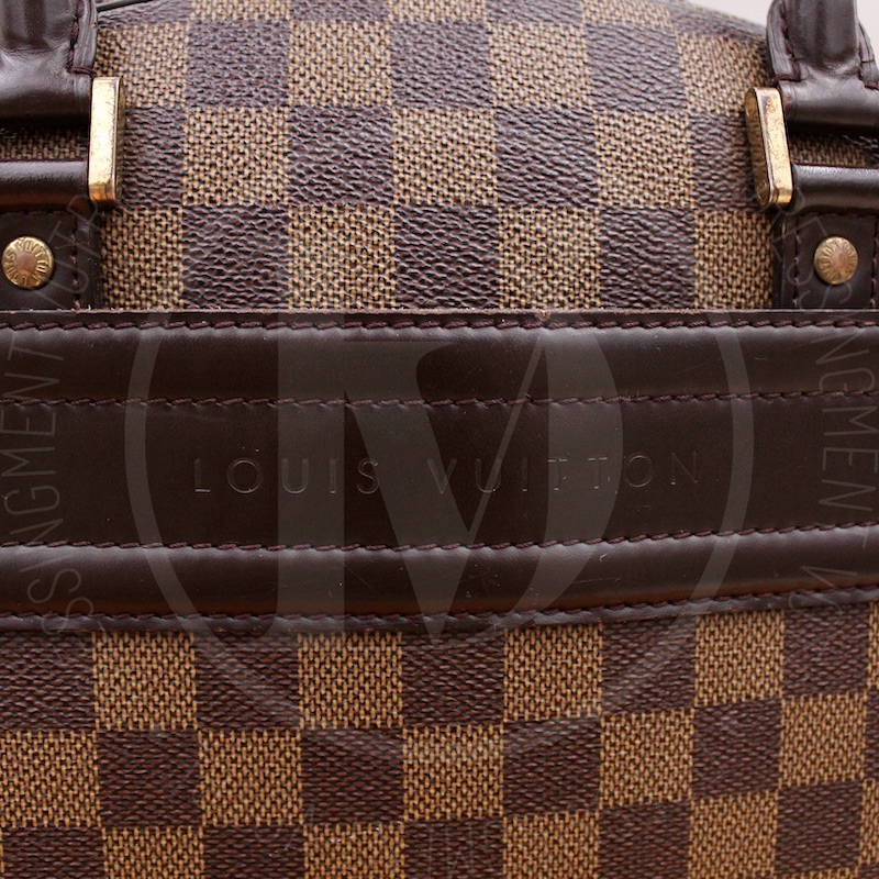 Sac bandoulière Louis Vuitton Brooklyn grand modèle en toile damier  graphite grise et tissu noir