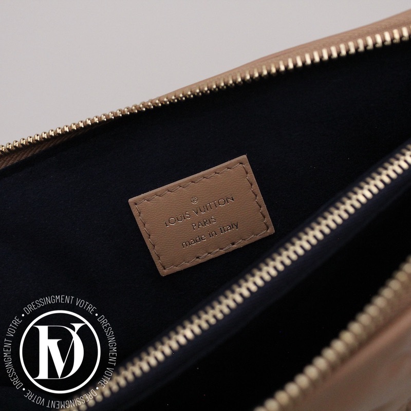 Coussin en cuir sac à main Louis Vuitton Noir en Cuir - 36574952