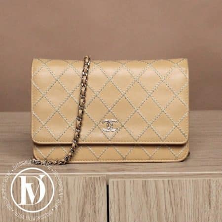 Wallet on chain (WOC) en cuir beige - Chanel Dressingment Votre