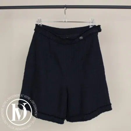Short en tweed bleu marine t.36 - Chanel Short en tweed bleu marine t.36 - Chanel Dressingment Votre