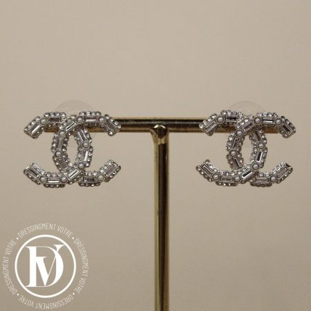Boucles d'oreilles CC en metal, perles & strass - Chanel Dressingment Votre