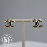 Boucles d'oreilles CC métal et strass - Chanel Dressingment Votre