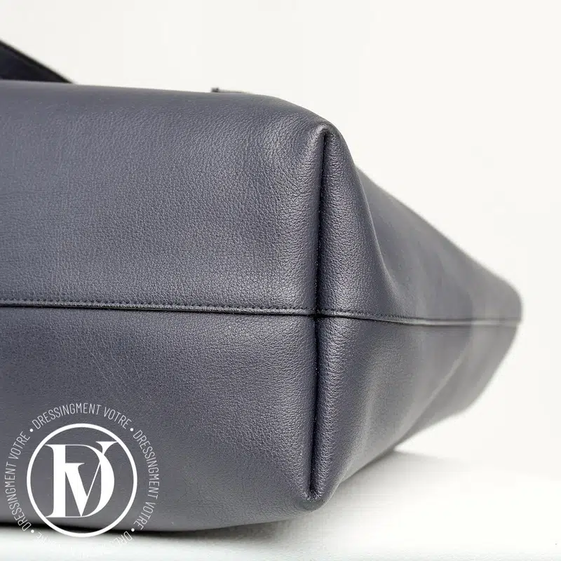 Cabas Shopping en cuir bleu marine - Saint Laurent Cabas Shopping en cuir bleu marine - Saint Laurent – Image 8