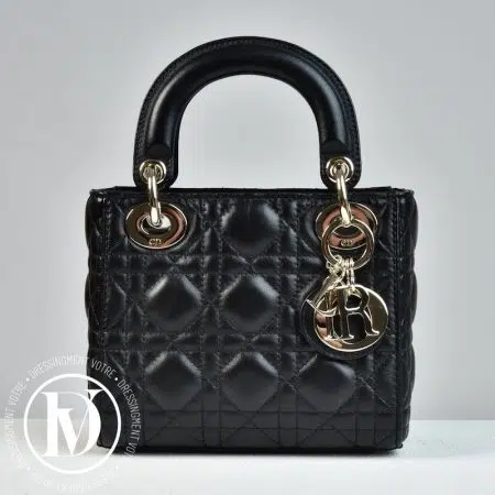 Sac Lady Dior Mini en cuir noir - Dior Christian Dior d'Occasion : Article de Mode & Luxe ! Sac Lady Dior Mini en cuir noir - Dior Dressingment Votre