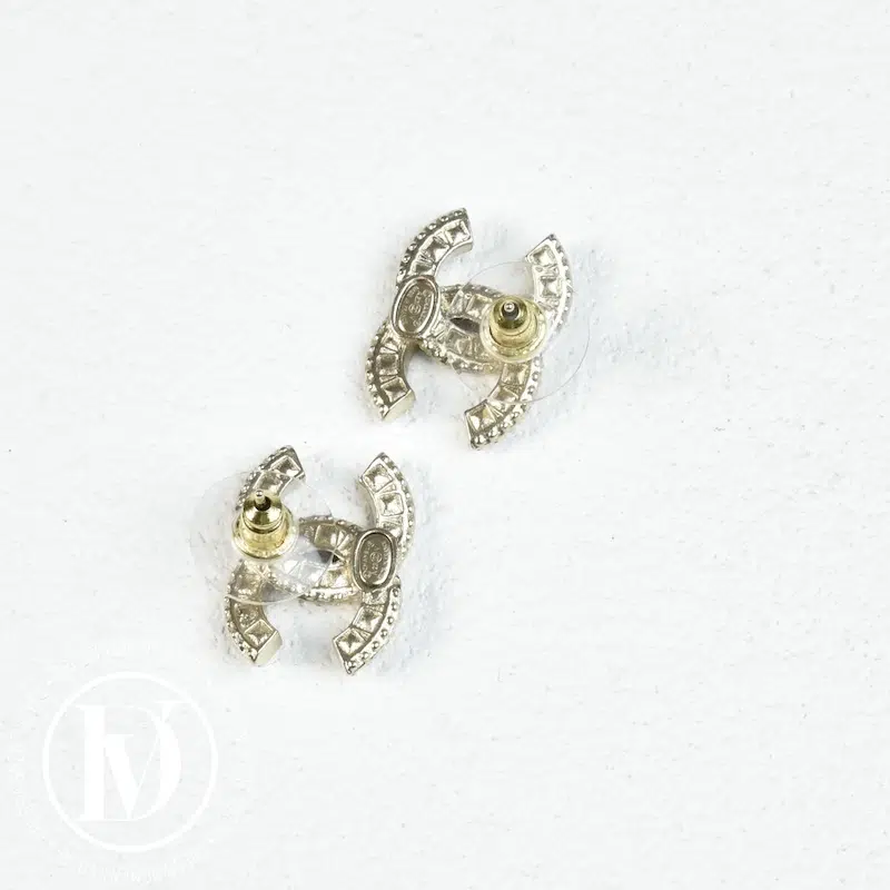 Boucles d'oreilles CC doré & strass - Chanel Boucles d'oreilles CC doré & strass - Chanel – Image 2