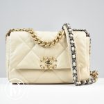Sac Chanel 19 cuir matelassé beige - Chanel Dressingment Votre
