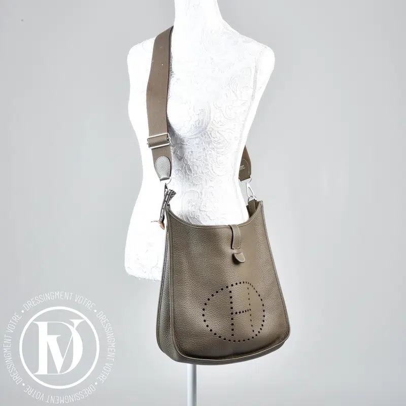 Sac Evelyne 33 taurillon clémence étoupe - Hermès Sac Evelyne 33 taurillon clémence étoupe - Hermès – Image 2