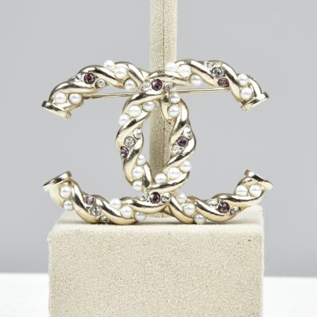 Broche CC en métal champagne,strass & perles - Chanel