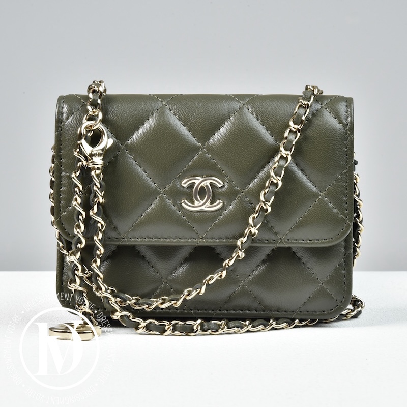 Petit sac ceinture en cuir matelassé kaki - Chanel Dressingment Votre