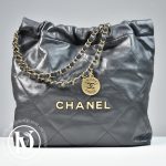 Sac Chanel 22 small en cuir gris - Chanel Dressingment Votre