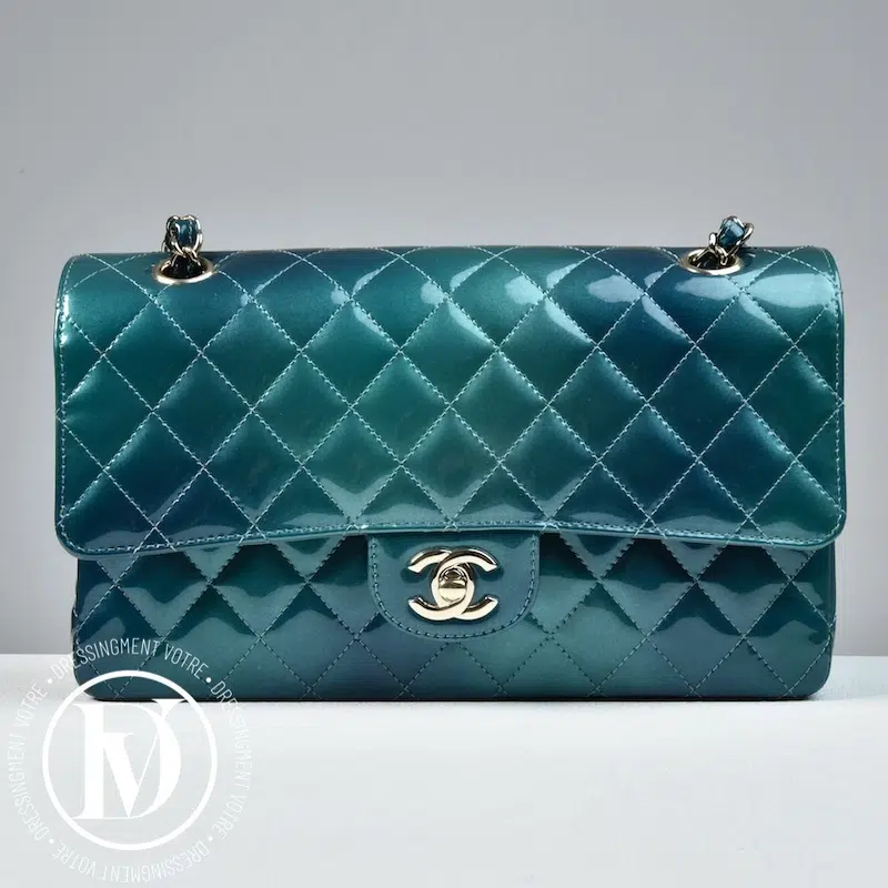 Timeless Tie en Dye en cuir vernis - Chanel Timeless Tie en Dye en cuir vernis - Chanel Dressingment Votre