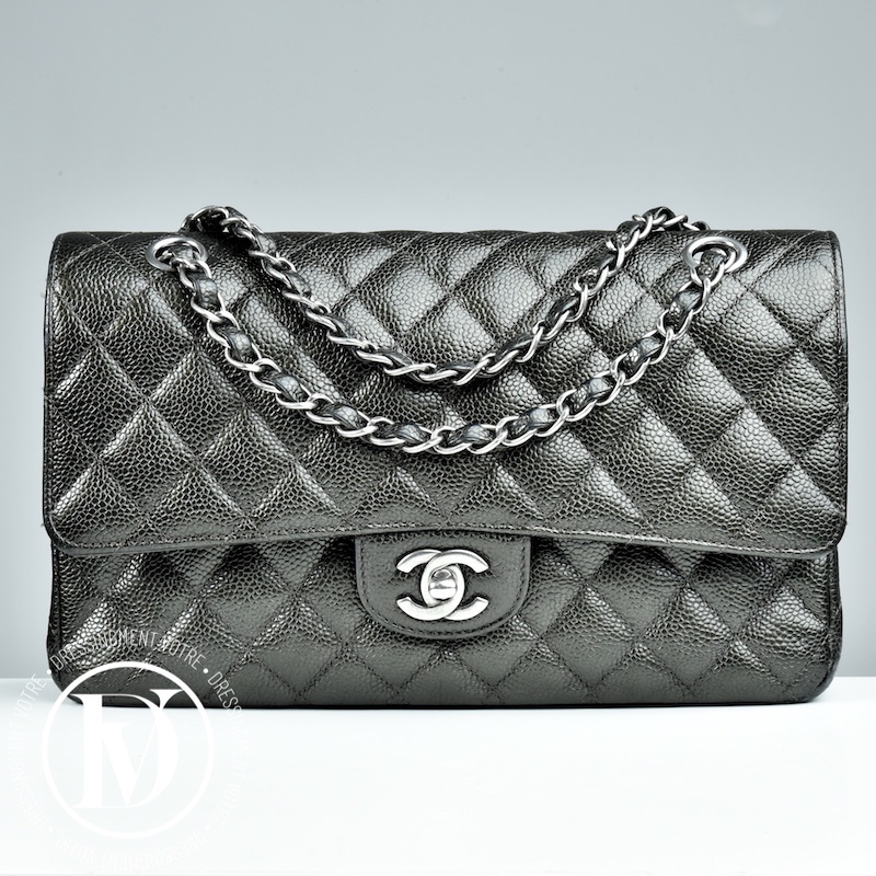 Sac Timeless en cuir caviar noir métallisé - Chanel Sac Timeless en cuir caviar noir métallisé - Chanel Dressingment Votre