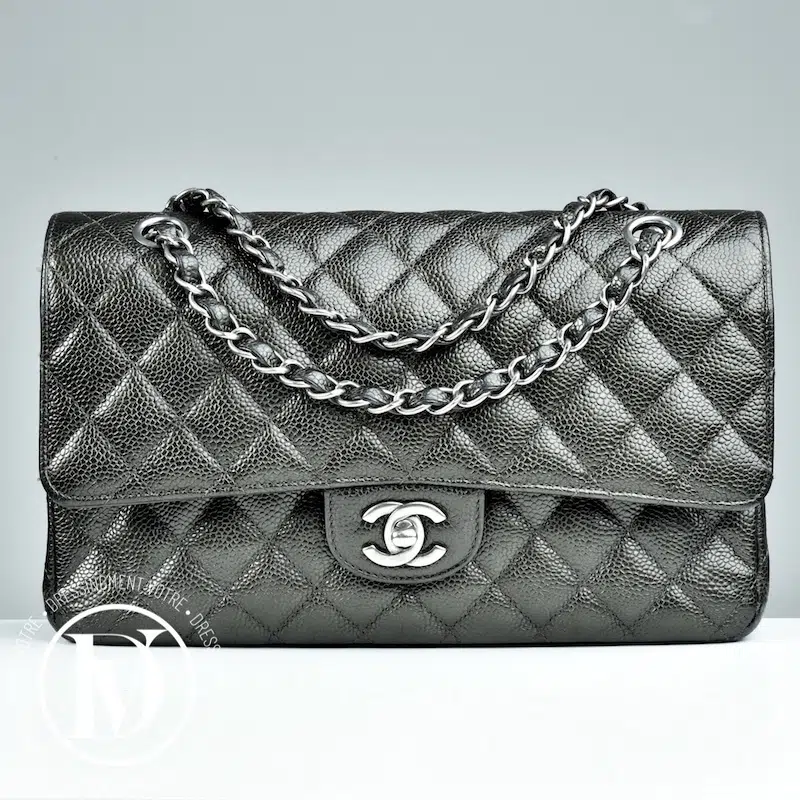 Sac Timeless en cuir caviar noir métallisé - Chanel Sac Timeless en cuir caviar noir métallisé - Chanel