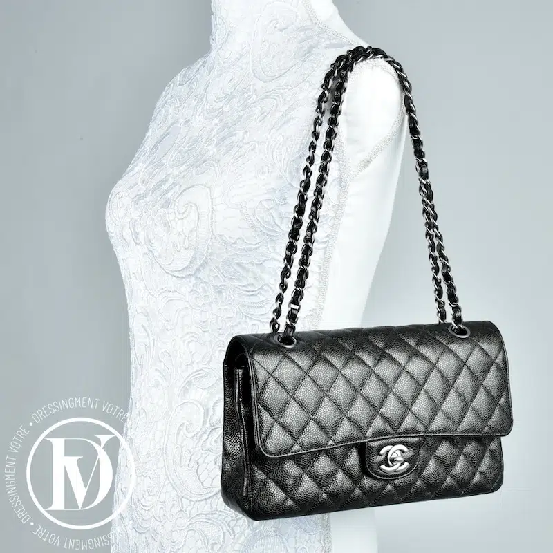 Sac Timeless en cuir caviar noir métallisé - Chanel Sac Timeless en cuir caviar noir métallisé - Chanel – Image 2