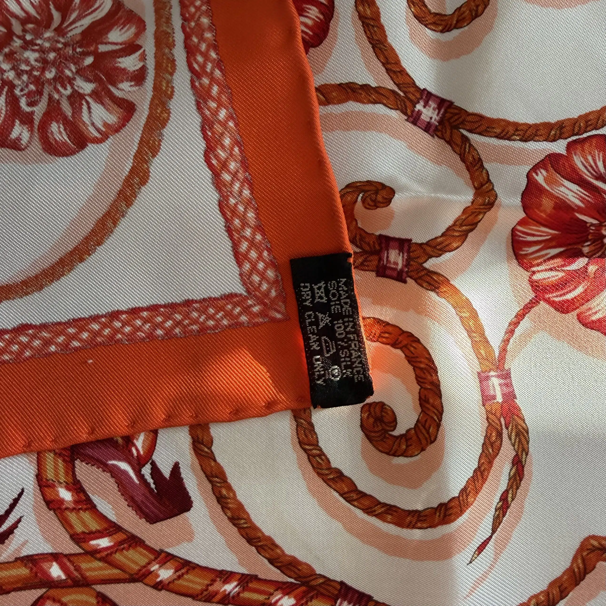 Gavroche 45 "Jouvence" en soie - Hermès Gavroche 45 "Jouvence" en soie - Hermès – Image 4