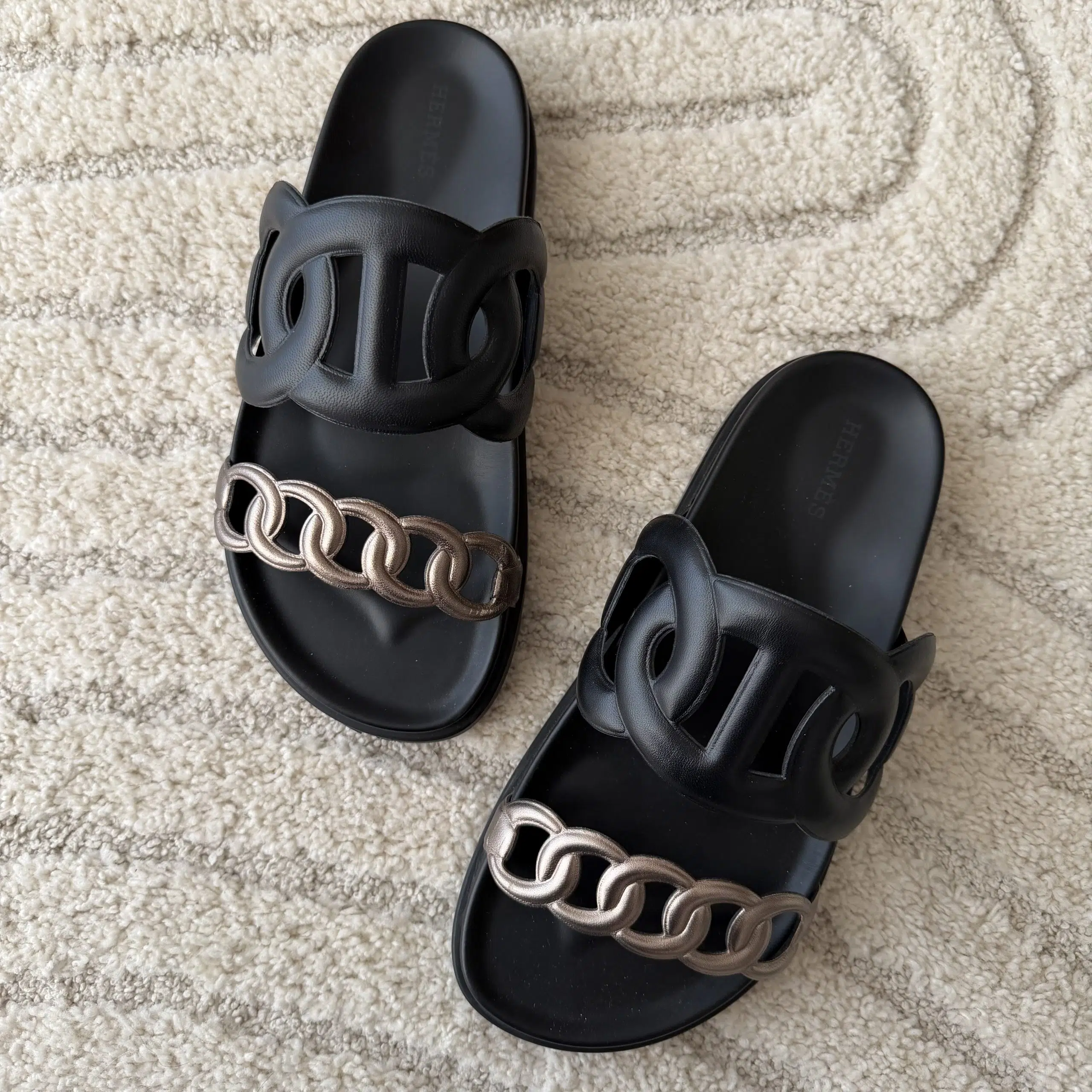 Sandales Extra en cuir bicolore p.37 - Hermès site seconde main de luxe,friperie de luxe,marque de luxe pas cher,seconde main vetement de luxe,friperie haut de gamme en ligne Sandales Extra en cuir bicolore p.37 - Hermès Dressingment Votre