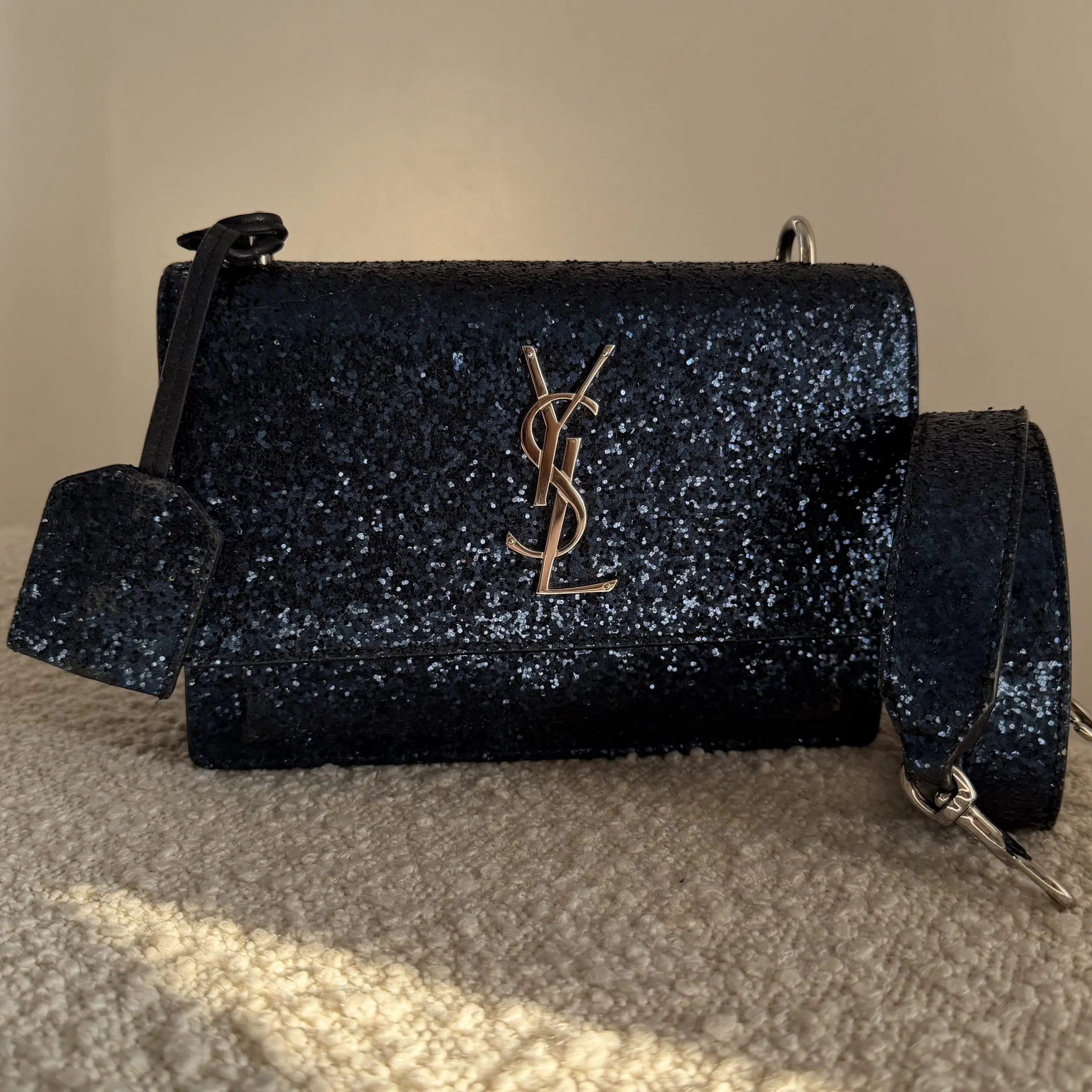 Accueil site seconde main de luxe,friperie de luxe,marque de luxe pas cher,seconde main vetement de luxe,friperie haut de gamme en ligne Accueil Dressingment Votre